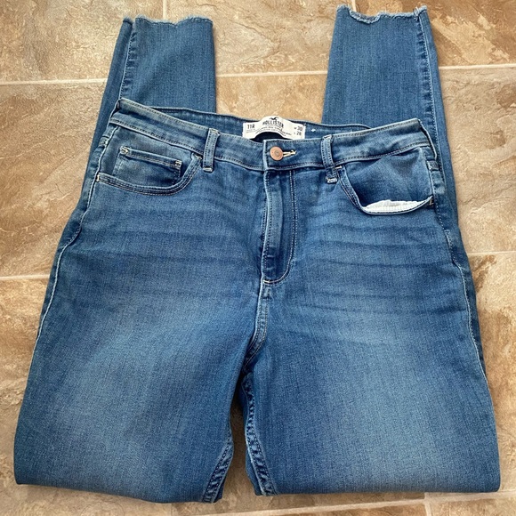 Hollister Denim - Hollister Curvy High Rise Super Skinny - Soft Stretch